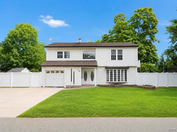 779 Peconic Avenue, West Babylon, NY 11704