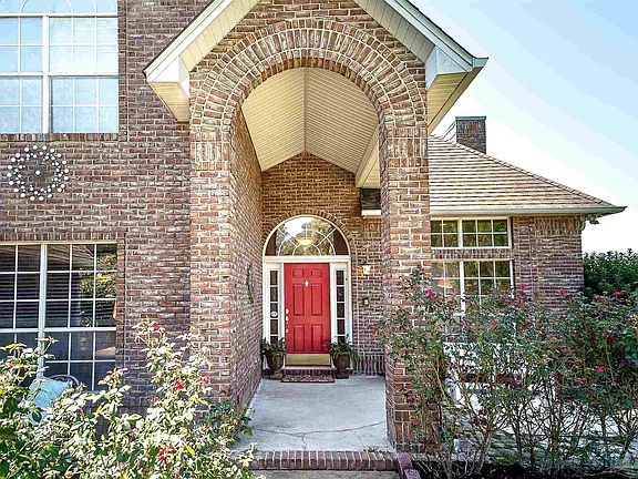 5th image of 5663 Doral Dr
