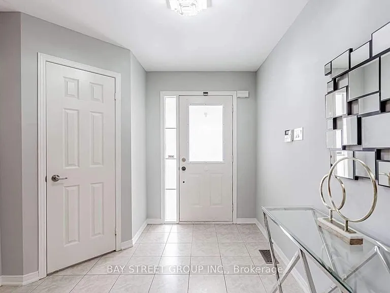 30 Delattaye Ave — Photo 3