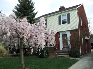 4490 Baintree Rd, University Heights, OH 44118