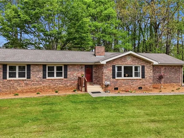 201 Dillard Dr NE, Kennesaw, GA 30144
