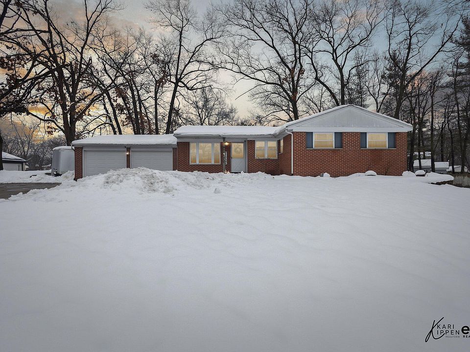 1st image of 4990 Westshire Dr NW