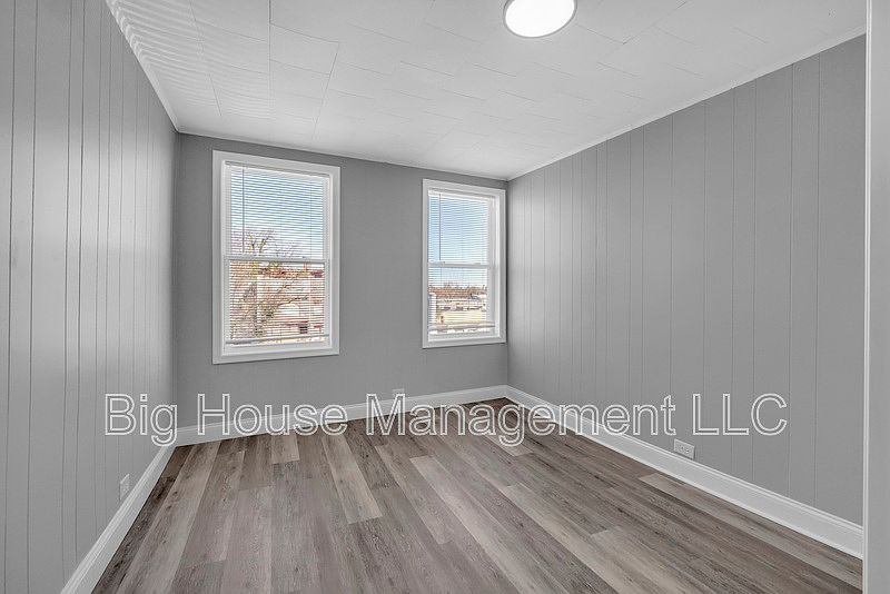 1st image of 1725 Hollins St Unit 4