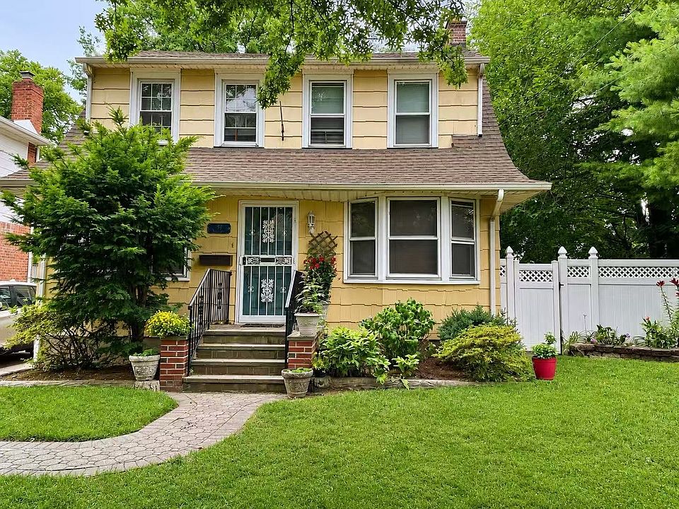 1st image of 30 Nassau Rd