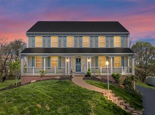 136 Amberwoods Dr, Canonsburg, PA 15317