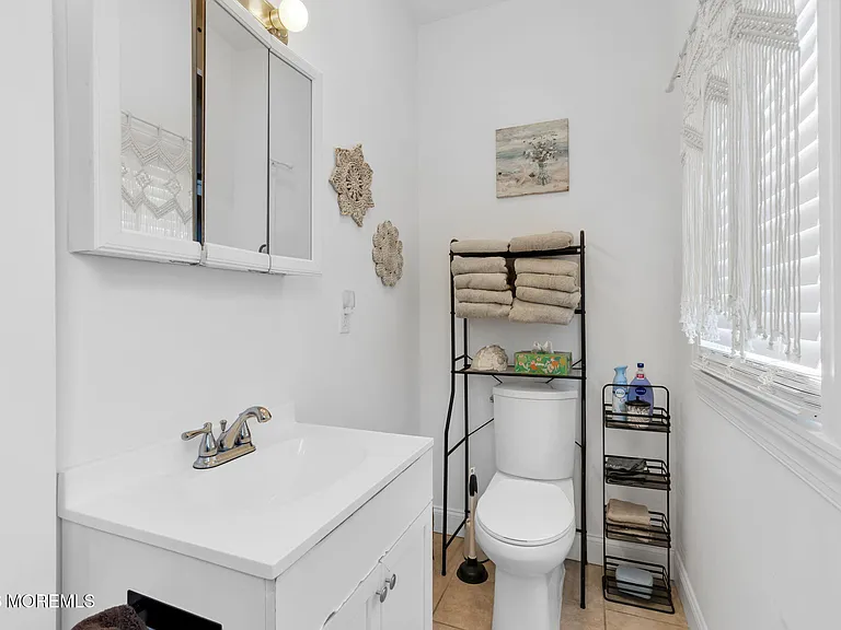 226 Dupont Ave — Photo 15