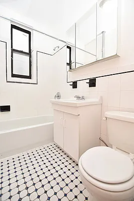 Rented by Bold New York | media 17