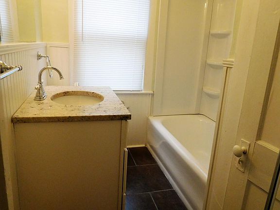 1st Floor (Bathroom)