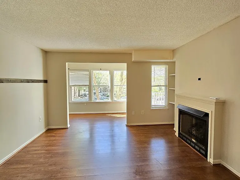1300 Hillbrow Ln #203 — Photo 3