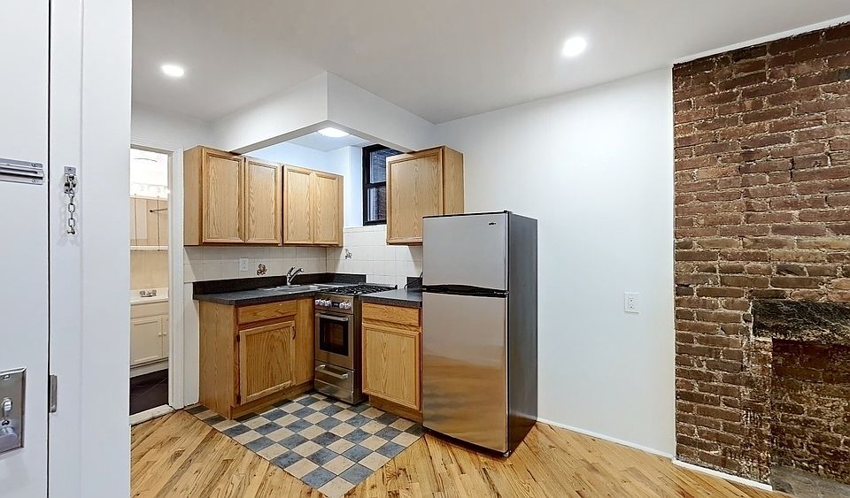 1st image of 120 Orchard St #A2