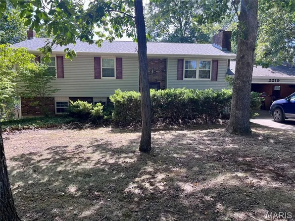 2219 Ridge Rd, Jackson, MO 63755