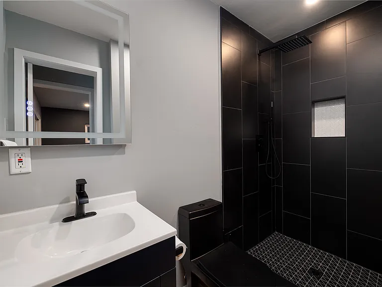 2807 Dale St — Photo 11