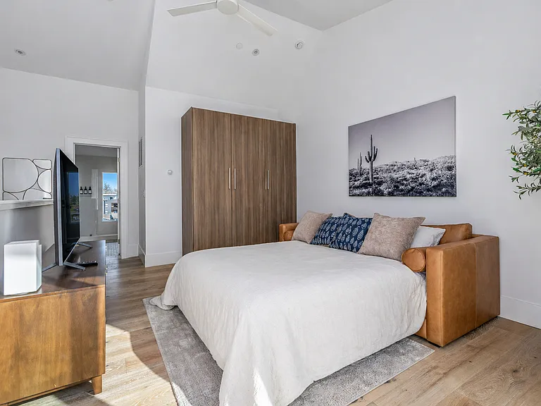 343 E Palapa Ln — Photo 16