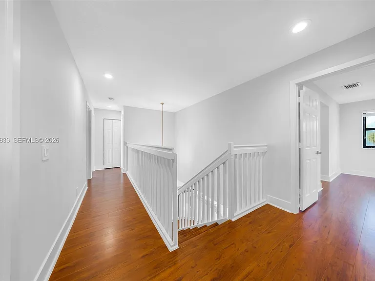 1538 Tamarind Ct — Photo 23