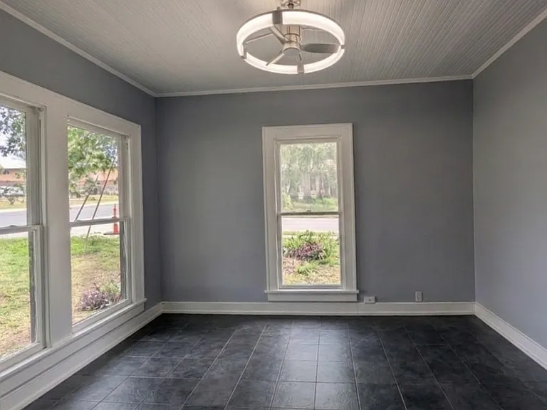 401 W Saint Elmo Rd #A — Photo 5