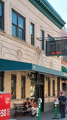 Rented by R New York | media 10