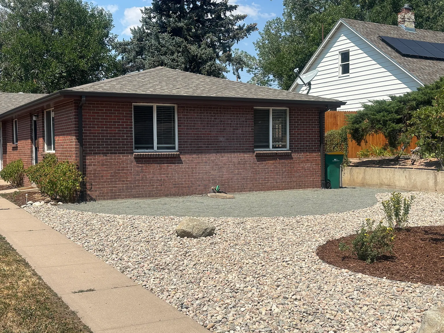 2 bed, 828 sqft, $1,750 — Photo 2