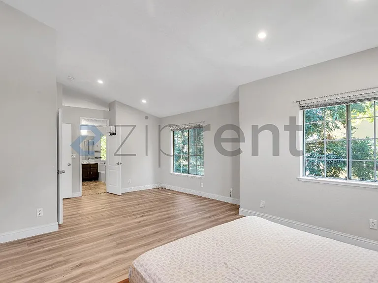 1240 Litchfield Ave — Photo 25