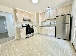 514 W Shiawassee Ave #2, Fenton, MI 48430