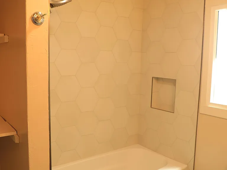 422 Pine St — Photo 10