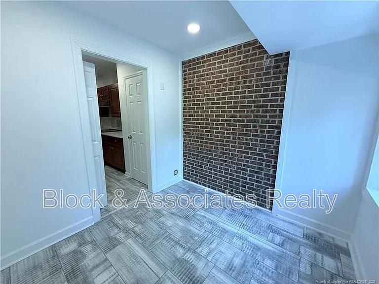 155 S Ashe St — Photo 9