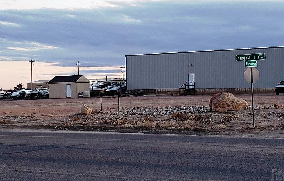1st image of 226 E Industrial Blvd