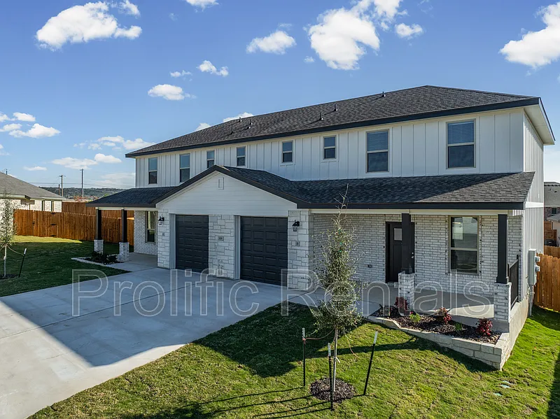 Building Photo - 106 Logan Ct #B