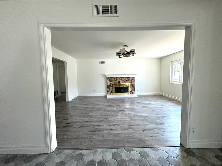 1508 Rolling Hills Dr — Photo 7