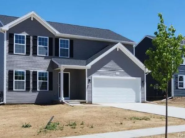 8196 Moonlight Creek Ln, Fowlerville, MI 48836