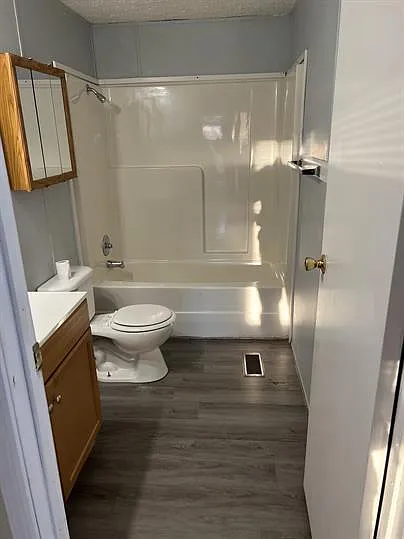 202 Woolbright Cir — Photo 7