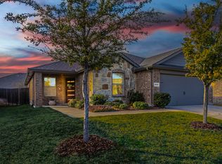 2210 Torch Lake Dr, Forney, TX 75126