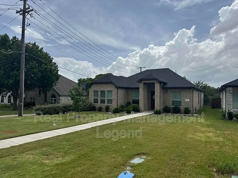 201 N West A Allen Blvd — Photo 8