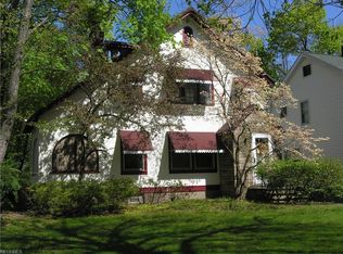 3241 Oak Rd, Cleveland Heights, OH 44118