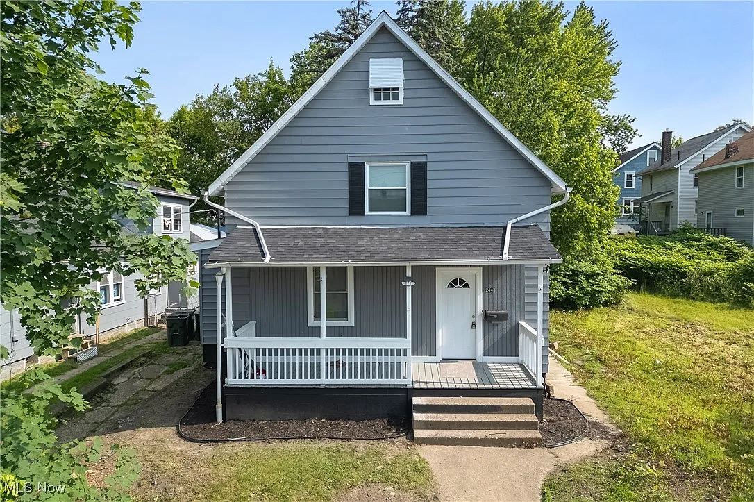2443 16th St NE photo 1