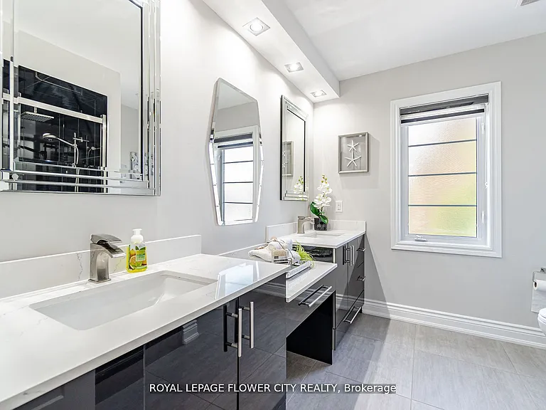 36 Louvain Dr — Photo 24