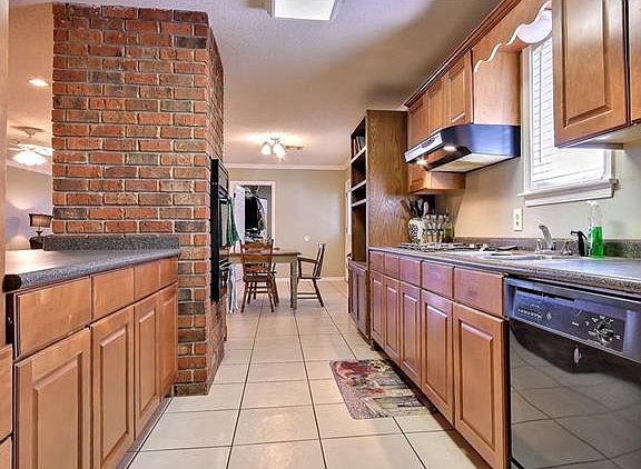 4th image of 1513 Avenue C