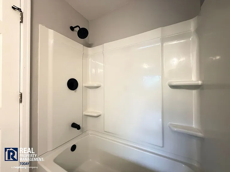 6451 S Stevens St Tacoma — Photo 14