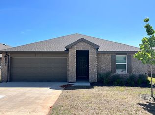 2908 Firefly Dr, Yukon, OK 73099
