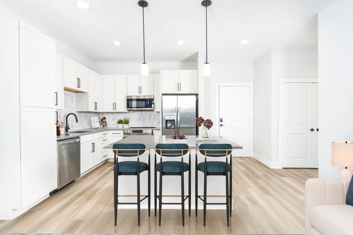 Pick your perfect look with two finish packages and enjoy a spacious chef's island for all your cooking needs.