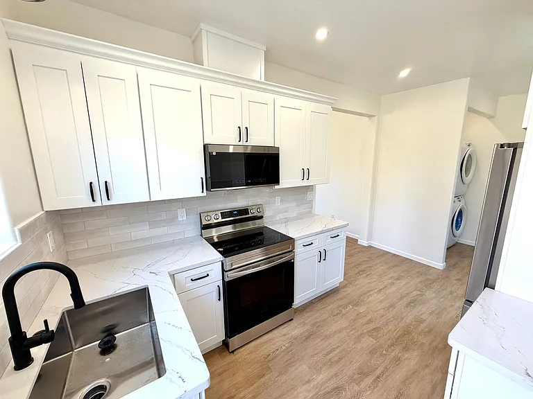 23510 Cava Cir #A — Photo 17