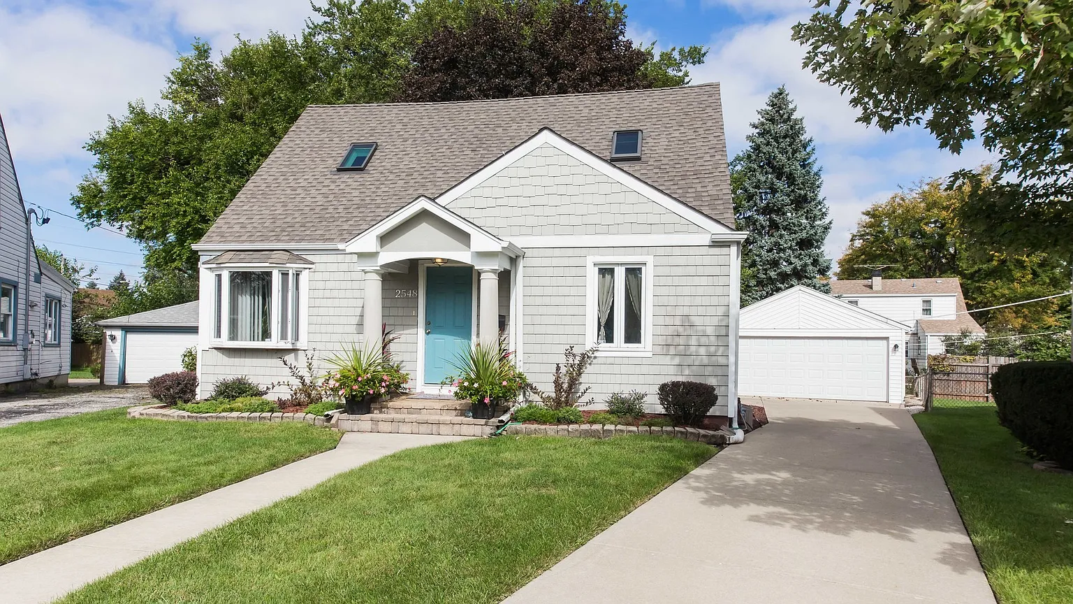 2506 Silver Creek Dr photo 1
