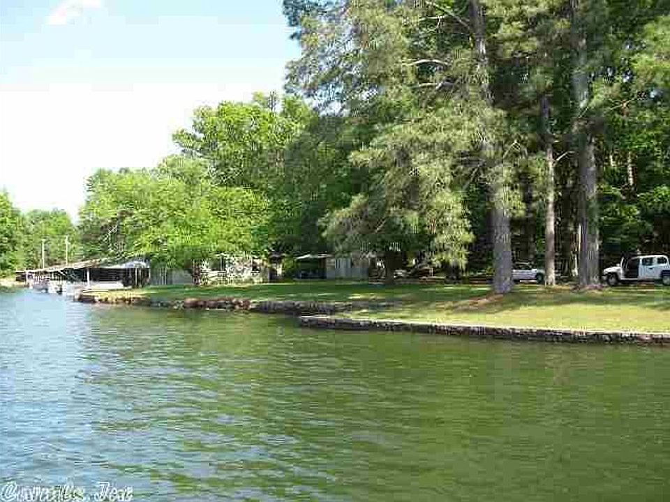 1st image of 220 Emerson Pt