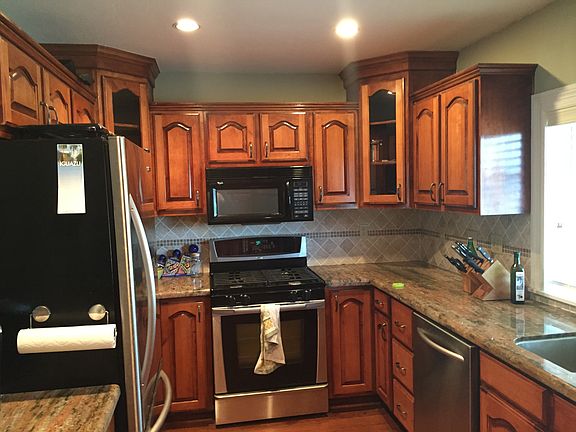 2nd image of 1011 Dominik Dr