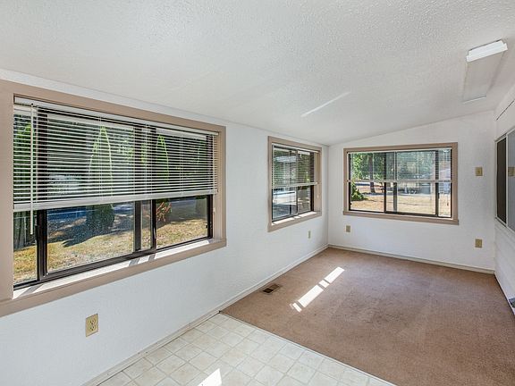2nd image of 17038 Heather Ln SE