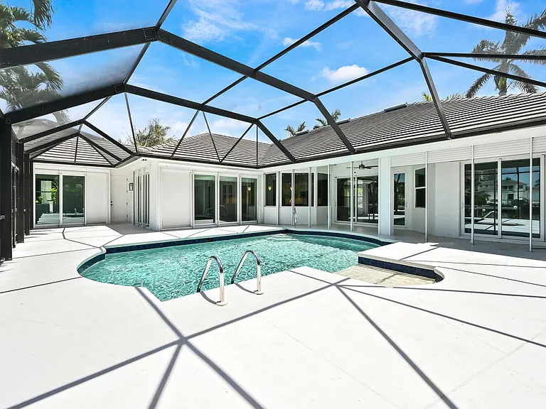 4231 Crayton Rd — Photo 39