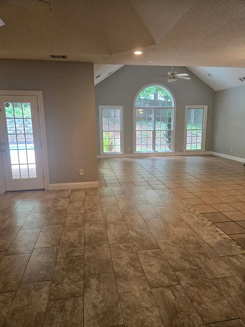 For Rent In Harris County With Swimming Pool! Available Now! — Photo 4