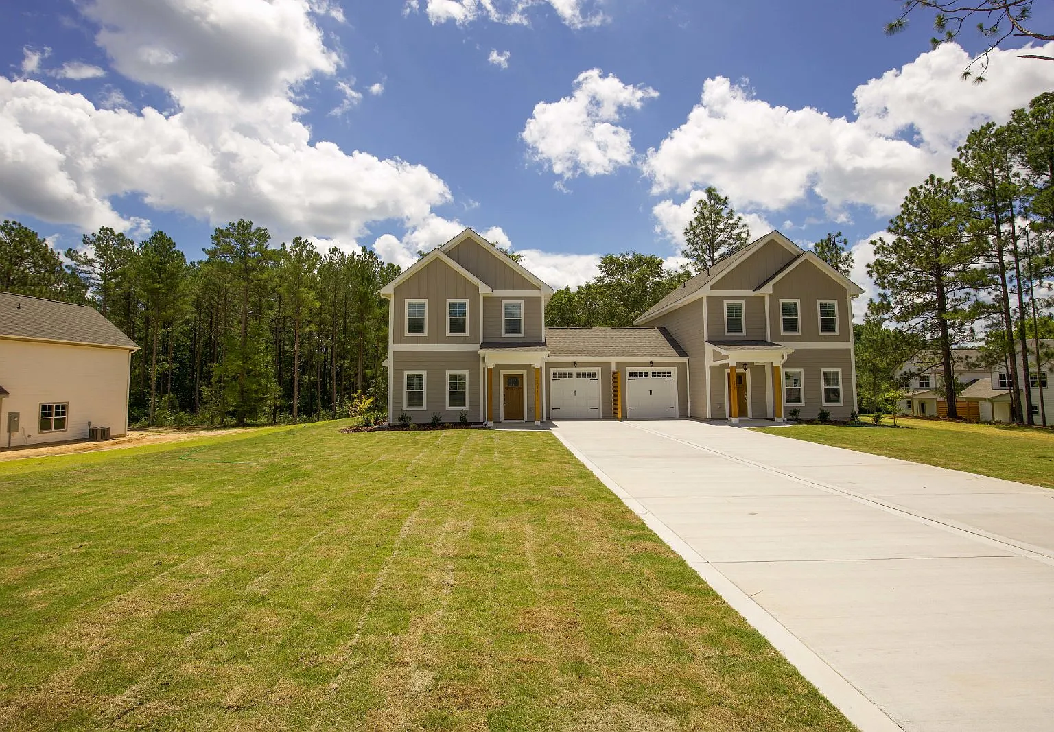 3 bed, 2.5 bath, 1610 sqft, $2,000 — Photo 1