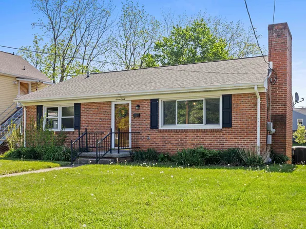 740 Sherwood Ave, Waynesboro, VA 22980