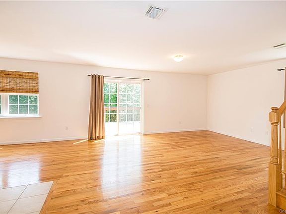 5th image of 14 Forest Ln #2