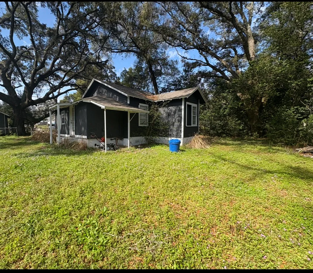 2 bed, 750 sqft, $1,195 — Photo 1